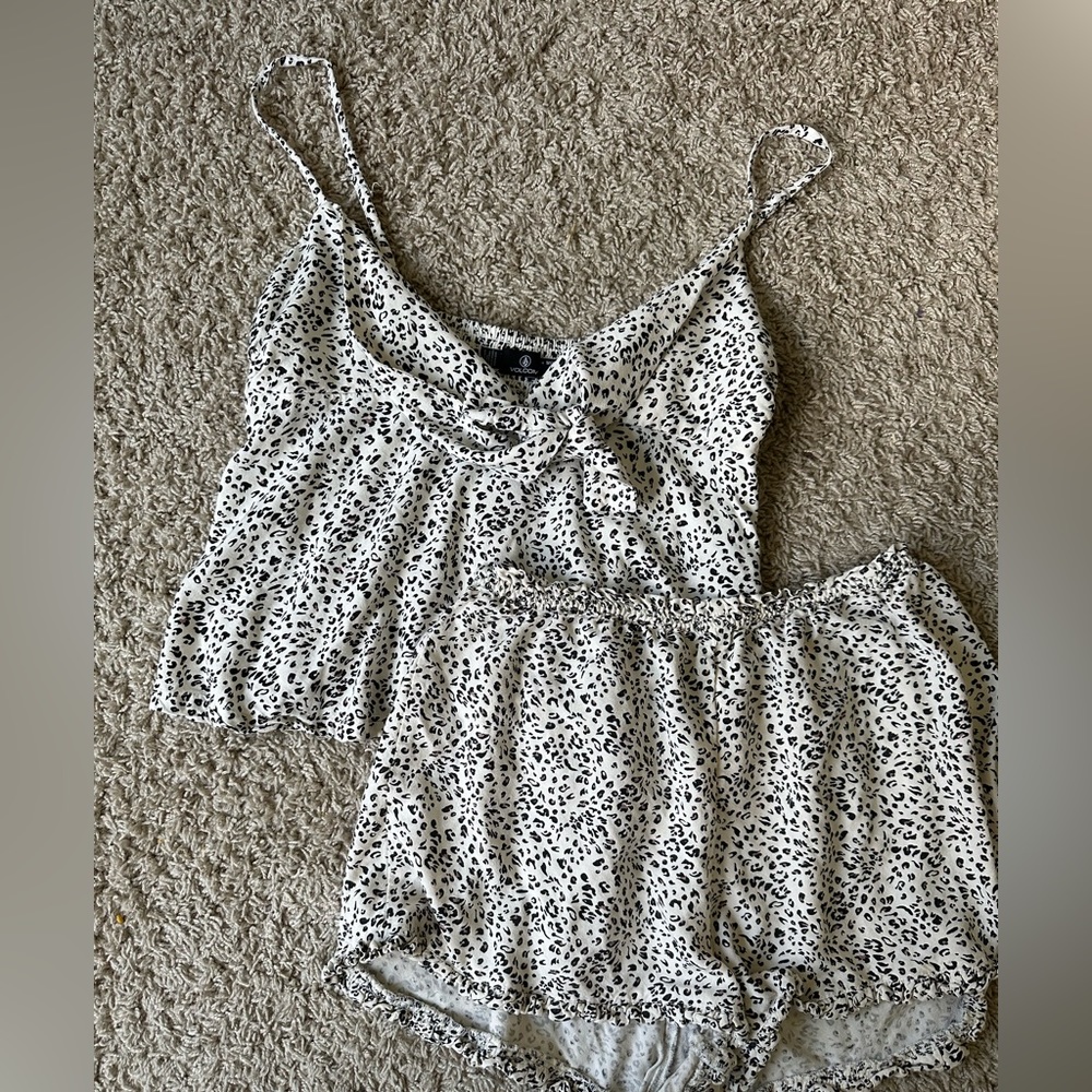 Volcom Two Piece Outfit